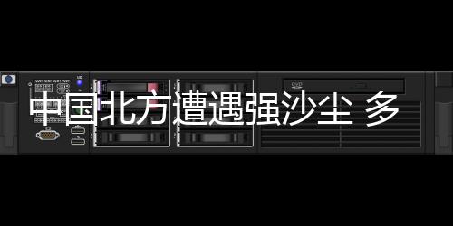 强沙一些女性还佩戴上纱巾